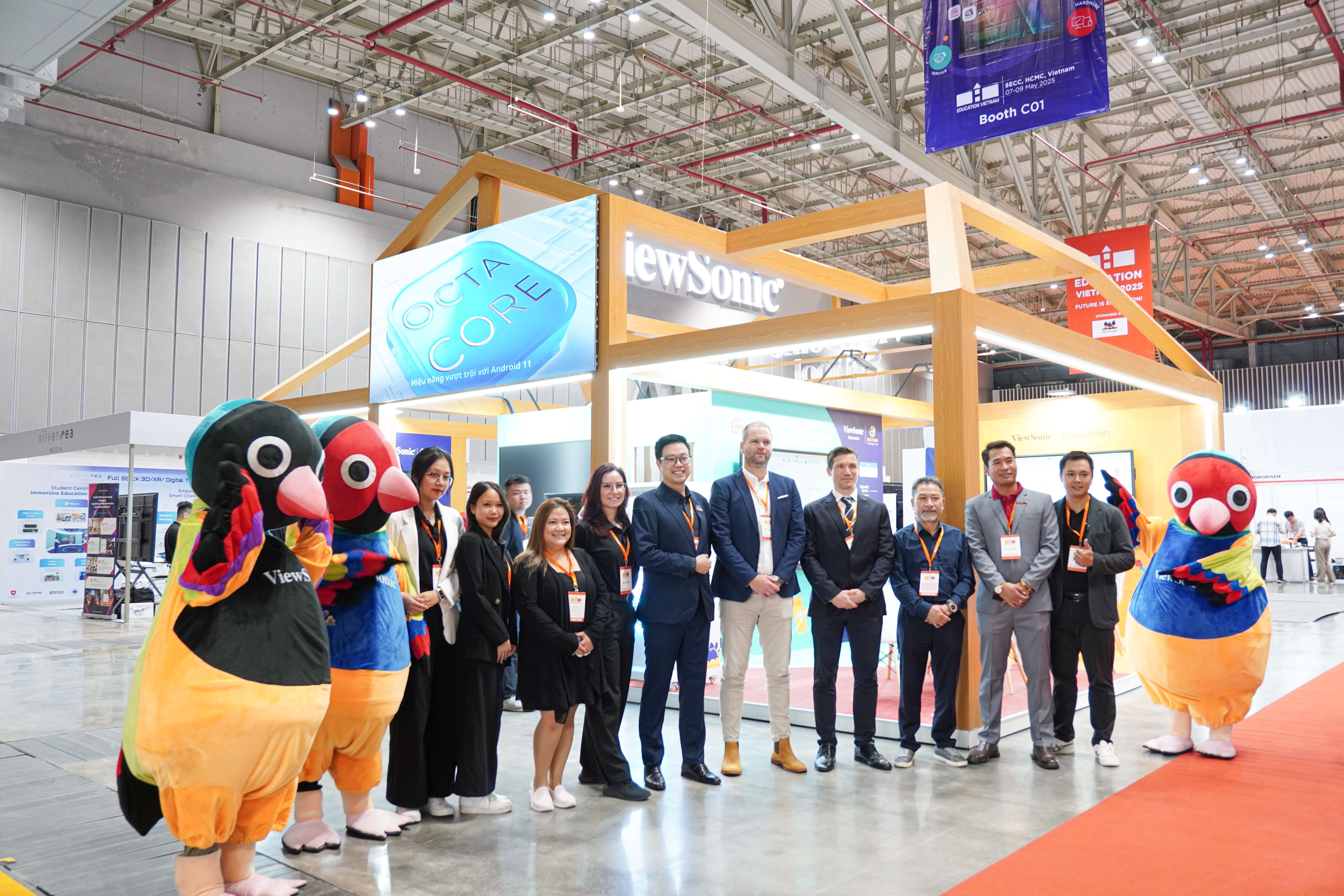 Màn Hình Tương Tác Viewsonic IFP7534 Được Vinh Danh Tại Triển Lãm Education Vietnam 2025